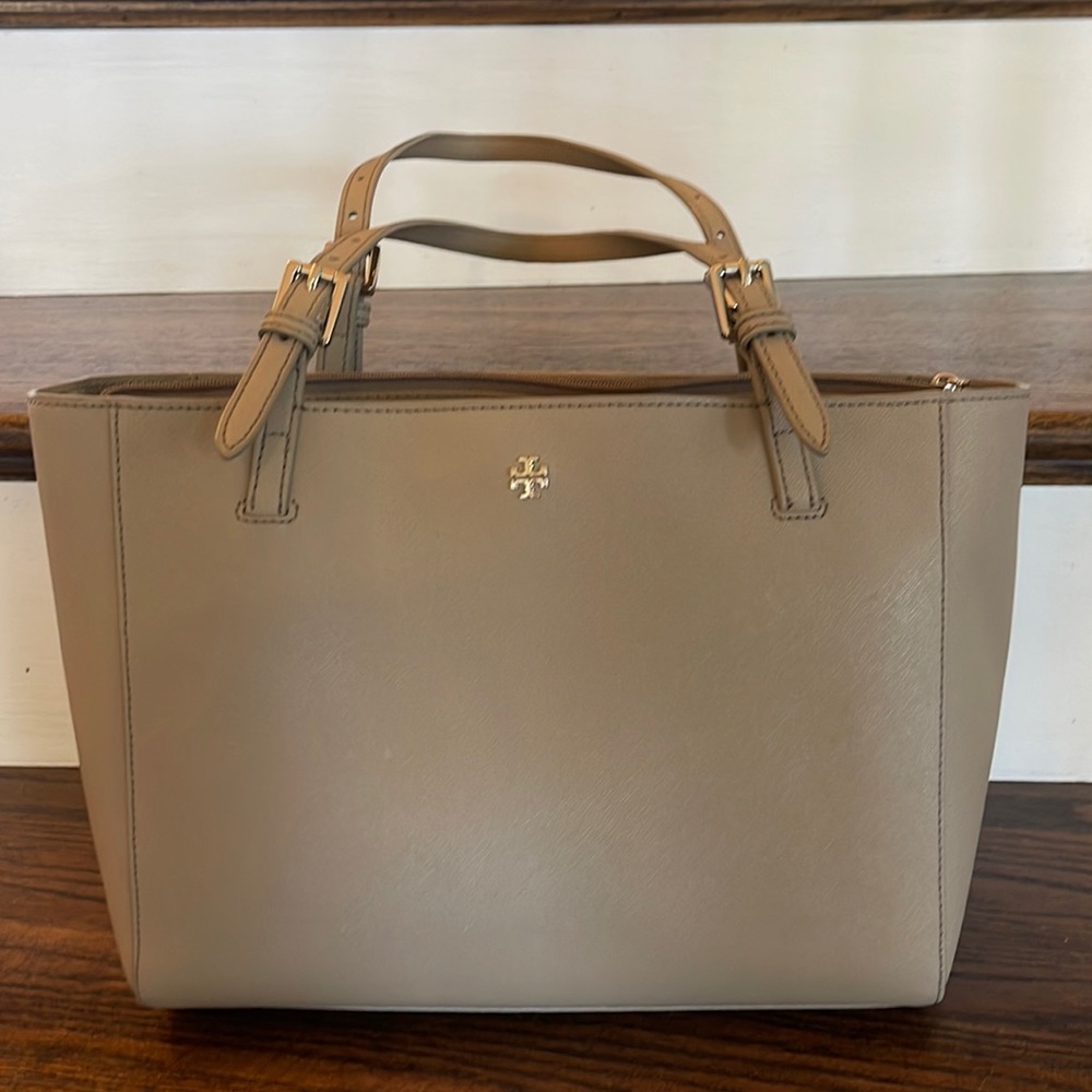 Stone color Tory Burch Robsinson tote